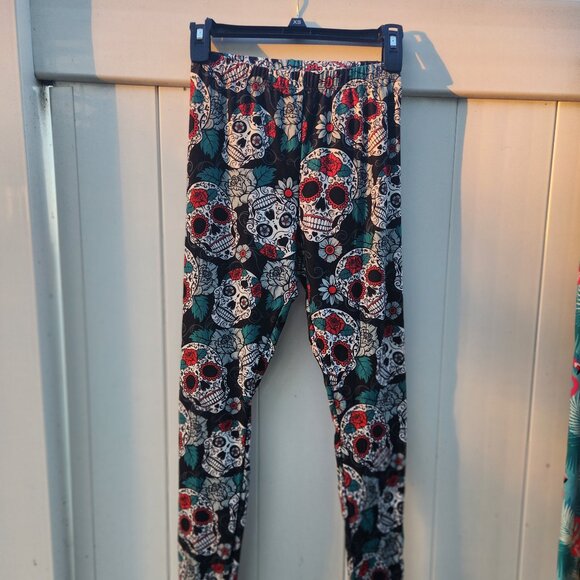 Day of the Dead Sugar Skull and Red Rose Print Leggings-S - Picture 2 of 4